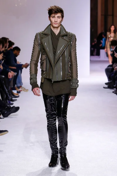 Look 3